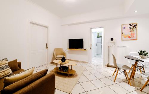 Naturally Cool 2BR Central ATH