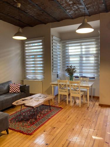 Feridiye 3 Oda 1 salon Daire