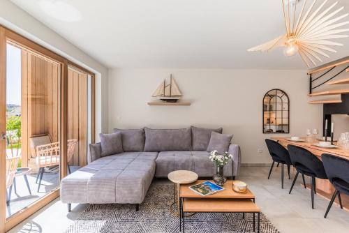 Spacious Duplex Terrace, Near Strasbourg Center