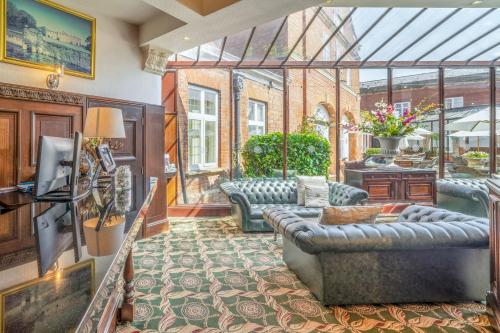 Гостиная зона в Bosworth Hall Hotel & Spa