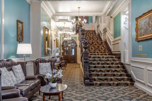 Гостиная зона в Bosworth Hall Hotel & Spa