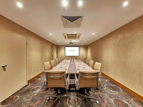 Zona business o sala de conferencias en Mercure Perth
