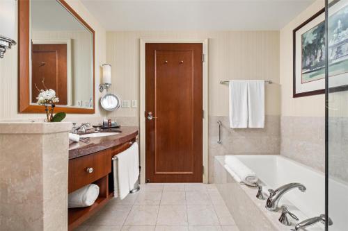 Ванная комната в Conrad Indianapolis