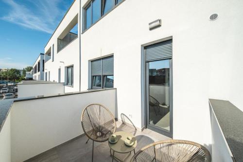 Zagreb 185 - 2 Bedrooms - Parking - Balcony - New - Apartment - Flexible Keybox Entry - Modern - Monthly Rent - WiFi
