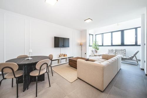 Zagreb 185 - 2 Bedrooms - Parking - Balcony - New - Apartment - Flexible Keybox Entry - Modern - Monthly Rent - WiFi