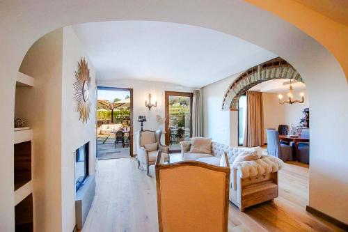 Ένα ή περισσότερα κρεβάτια σε δωμάτιο στο AMORE RENTALS - Villa Mia