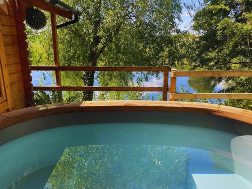 Πισίνα στο ή κοντά στο Sunset Lodge