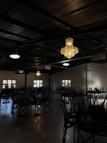 Restaurace v ubytování The Lakewood Hotel and Conference Centre