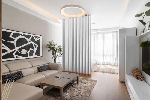 AEON Towers Lucky Cloud #701