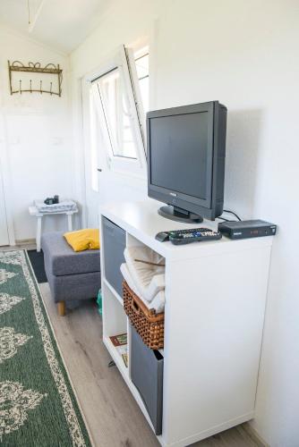 Μια τηλεόραση ή/και κέντρο ψυχαγωγίας στο Tiny house nad vinicí