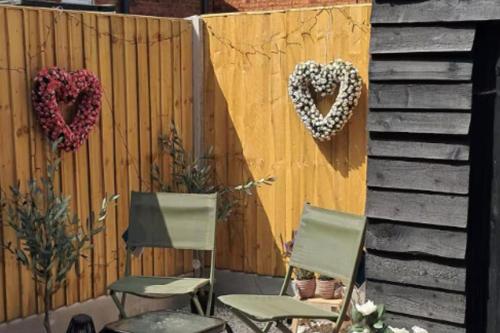 Gambar di galeri bagi Cottage - Sleeps 4 - Pets Ok - Garden - Parking di Middlewich