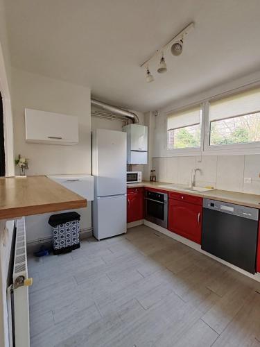 Η κουζίνα ή μικρή κουζίνα στο Le Verdun appartement 3 chambres