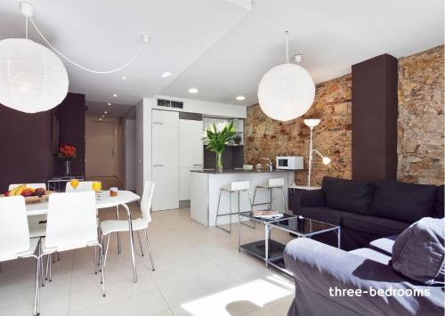 Inside Barcelona Apartments Sants
