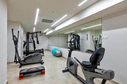 Fitness centrum a/nebo fitness zařízení v ubytování White Olive Elite Rethymno