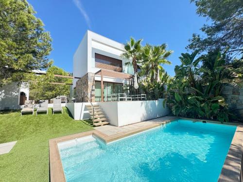 Las Colinas - 4 Bedroom Acacia Villa