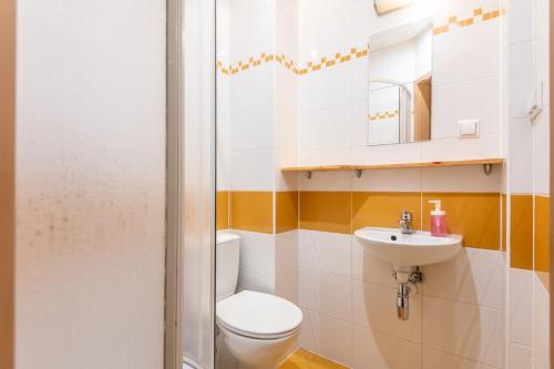 Ένα μπάνιο στο Sapphire Hotel Room Poznan