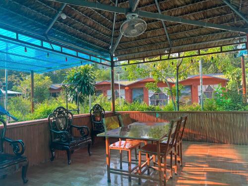 Κήπος έξω από το Hà Giang Eco Bungalow