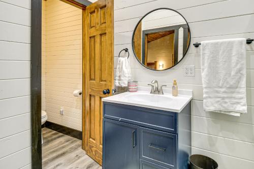 Ένα μπάνιο στο Red River Gorge Barndominium Dog Friendly!