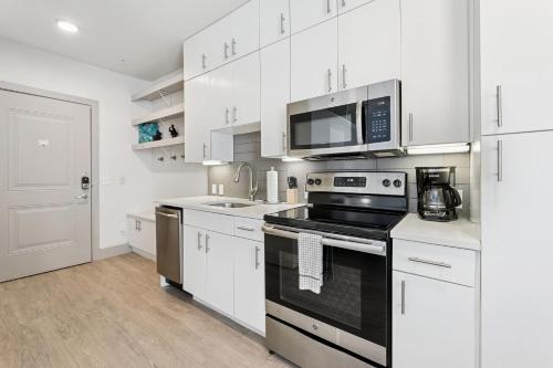 Η κουζίνα ή μικρή κουζίνα στο Sentral East Austin at 1630 E Sixth