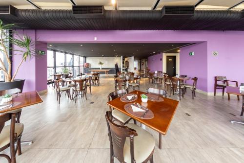 Restaurant o un lloc per menjar a BHomy Address