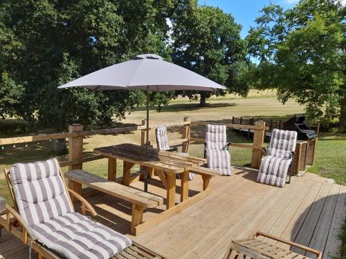 Κήπος έξω από το Brenchleyglamping