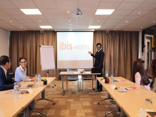 Der Geschäftsbereich oder Konferenzraum in der Unterkunft Ibis Fes