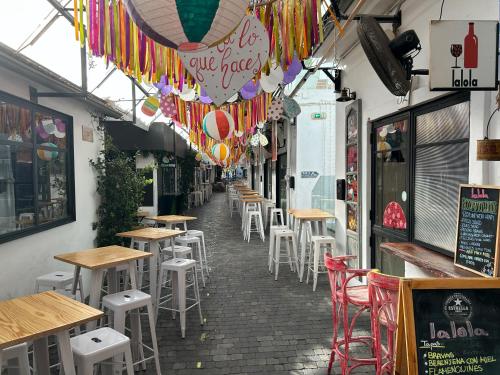 Ferienhaus in Denia, Las Marinas, Sandstrand unter 50 m, Gemeinschaftspool, Klimaanlage