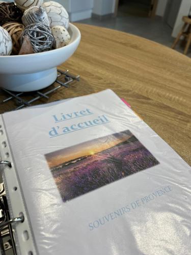 Fotografie z fotogalerie ubytování Idéal Curistes, Souvenirs de Provence, charmant T2 neuf climatisé v destinaci Digne-Les-Bains
