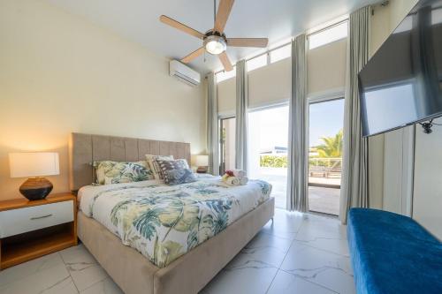 Katil atau katil-katil dalam bilik di AC in Living Room, Infinity, Pool Luxury