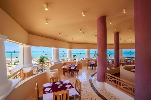 Εστιατόριο ή άλλο μέρος για φαγητό στο Royal Beach Luxury Hurghada