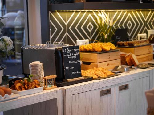 ラ・グランド・モットにあるノボテル ラ グランデ モット ゴルフのパン菓子店