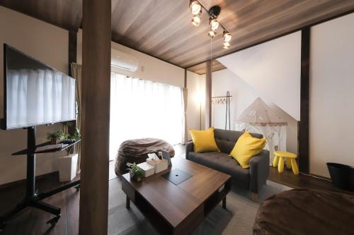 Posezení v ubytování FUKUDA HOUSE - 鎌倉 横須賀 横浜 片瀬江ノ島電車35分 最大5名 1棟貸切 Switch有