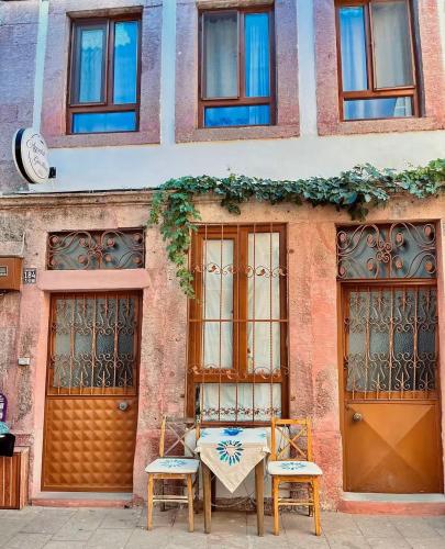 Ayvalık Sezer Konukevi