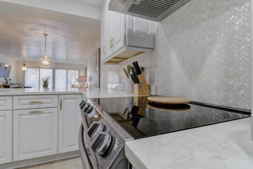 Una cocina o zona de cocina en Sandcastles 413