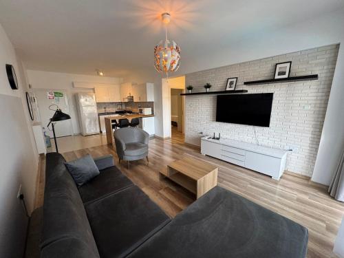 Caesar Resort Spa Long Beach