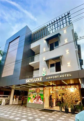 Skyluxe Airport Hotel