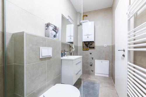 Ένα μπάνιο στο Old Town Bardakčije Skyline Design Apartments
