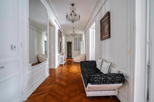213 m2 Prestige Eiffel Signature
