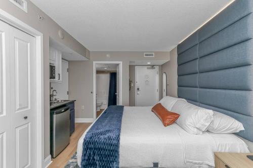 Direct Ocean Front Studio Newly Renovated photo 3