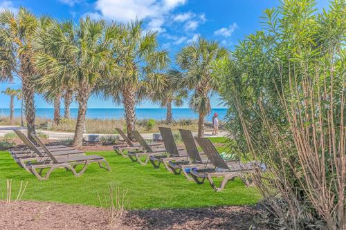Direct Ocean Front Studio Newly Renovated photo 22