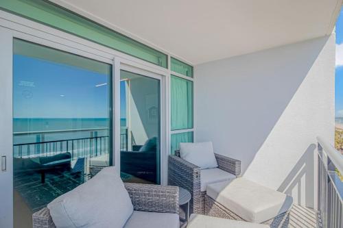 Direct Ocean Front Studio Newly Renovated photo 26