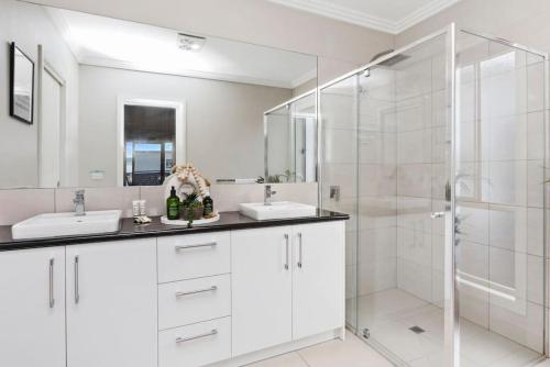 Ένα μπάνιο στο Seal Haven - Central and minutes to the beach