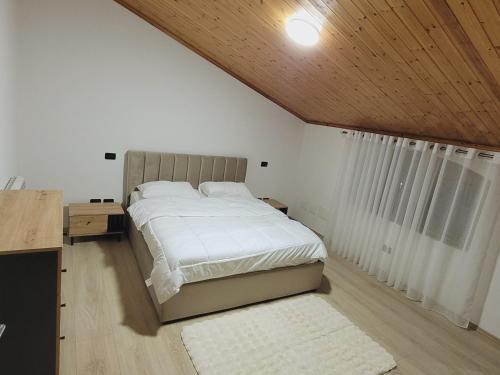 Llit o llits en una habitació de Drini river room
