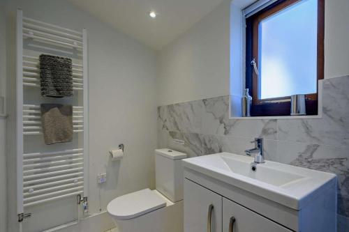 Koupelna v ubytování Holly Cottage