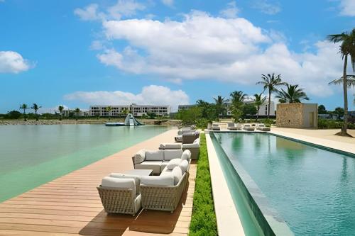 Bazén v ubytování Sunset Light at Punta Cana , Vista Cana nebo v jeho okolí