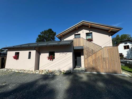 Budova, kde se apartmán nachází