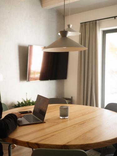TV a/nebo společenská místnost v ubytování Apartmány Staroměstská romance