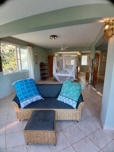 Ruang duduk di The Pool House & The Colobus House, Bella Seaview, Diani Beach, Kenya