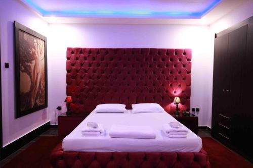 Deluxe Suite 213 - Castle De Paris