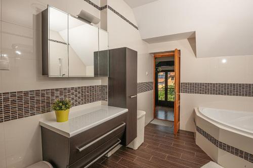 Koupelna v ubytování Sunrise Budapest Airport - Free Parking - 120 sqm